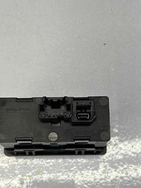 2018 TO 24 CHEVY EQUINOX CENTER CONSOLE USB PORT CHARGER AUDIO AUXILIAR OEM 13512372