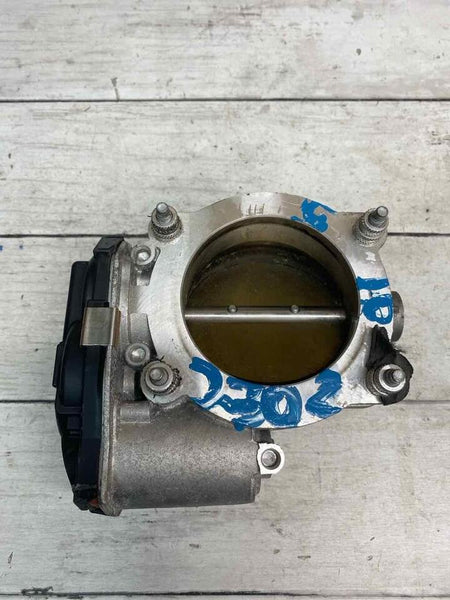 Chevrolet Traverse throttle body 12 to 23 valve assy OEM 12670981 small cracked