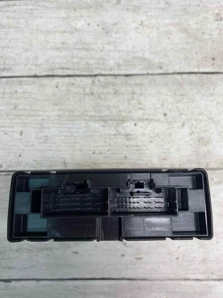 Chevrolet Traverse network gateway from 2018 to 2022 control module OEM 13536789