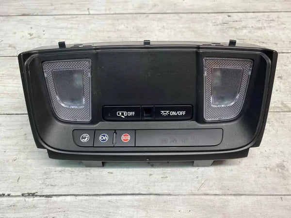 Chevy Equinox roof overhead 18 to 22 doom light w/o sun roof black OEM 84868432