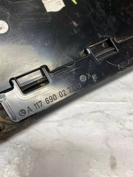 2014 15 16 17 18 19 MERCEDES CLA250 PILAR B CUBIERTA DE PILAR B LADO DERECHO OEM 1176900279