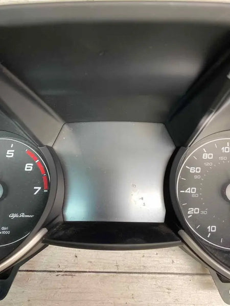 Alfa Romeo Guilia TI cluster speedometer 2020 50559487 37K MILLES OEM