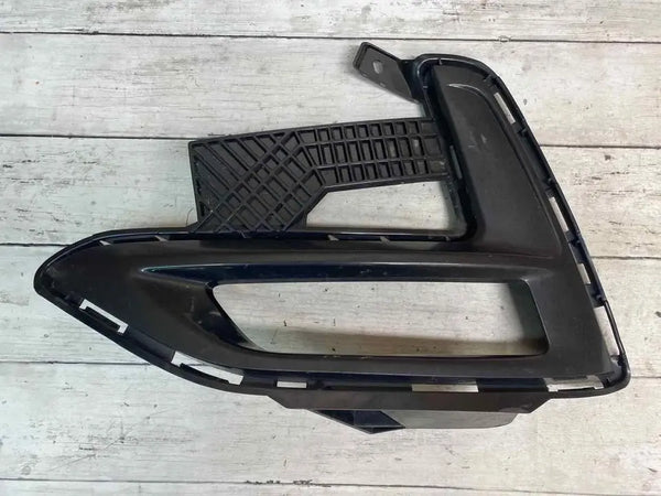 NISSAN SENTRA FOG LIGHT TRIM 20 22 FRONT LEFT SIDE BUMPER MOUNTED OEM 622576LB0B
