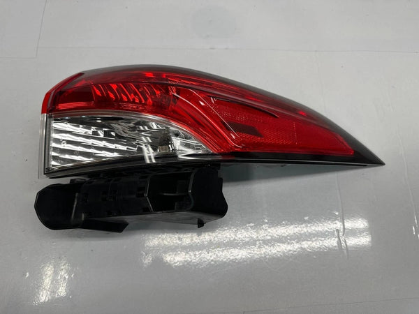 2020 TO 2024 TOYOTA COROLLA TAIL LIGHT RIGHT SIDE QUARTER SEDAN OEM 8155112D10