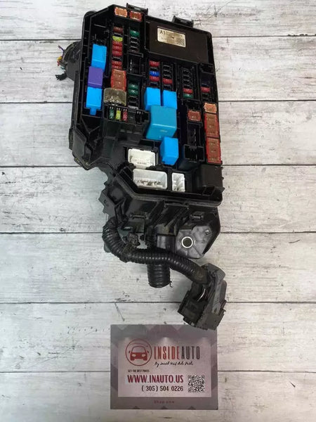 18 19 20 TOYOTA CHR RELÉ DE LA CAJA DE FUSIBLES DEL MOTOR CONJUNTO DE LA CAJA DE FUSIBLES DEL MOTOR OEM 8266610040