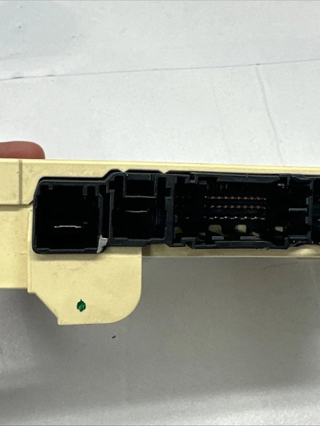 2021 TOYOTA COROLLA JUNCTION BOX FUSE RELAY BLOCK BOX ASSEMBLY OEM 8273002N10