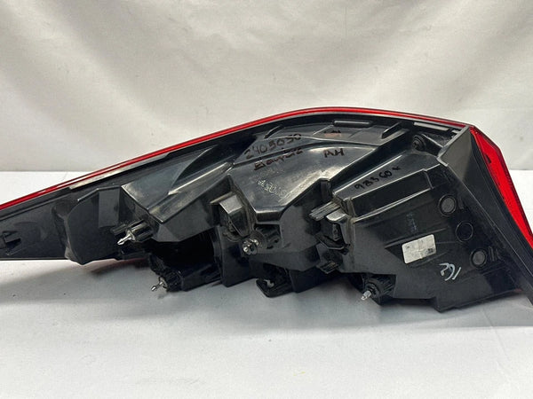 2020 HYUNDAI ELANTRA TAIL LIGHT RIGHT SIDE QUARTER INCANDESCENT 92402F2510 SEDAN