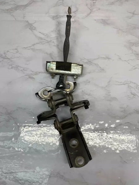 2016 TOYOTA CAMRY DOBRADIÇA DA PORTA TRASEIRA DIREITA SUPERIOR INFERIOR E SUPORTE ASSY CINZA OEM