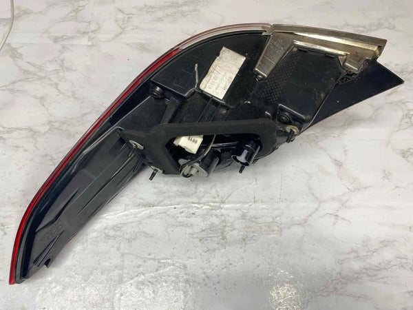 2018 TO 2019 HYUNDAI SONATA TAIL LIGHT LEFT SIDE QUARTER OEM 92401C2500 INCANDESCENT