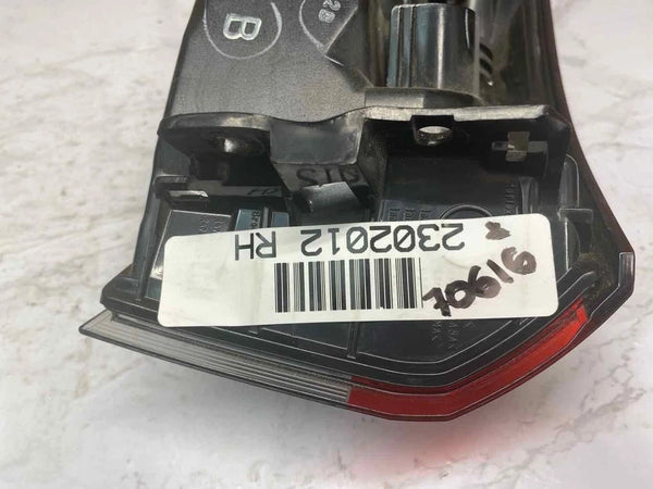 20 TO 24 TOYOTA COROLLA TAIL LIGHT RIGHT SIDE SEDAN QUARTER PANEL OEM 8155002C60