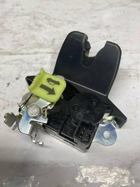 19 20 21 22 23 KIA FORTE ACTUADOR DE BLOQUEO DE TAPA CONJUNTO DE PESTILLO DE TAPA OEM 81230M7030