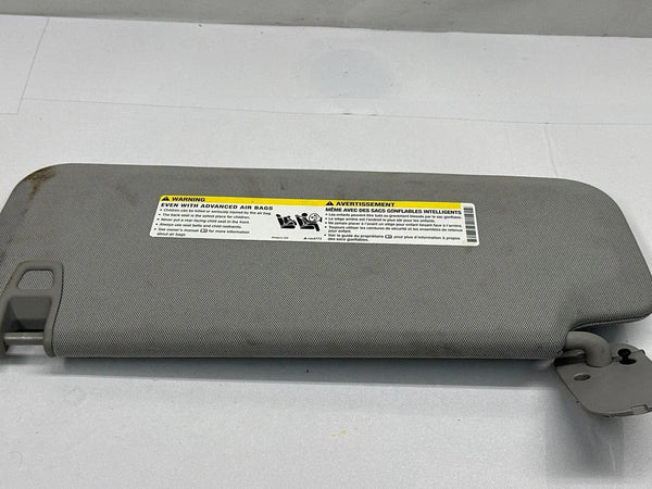 2014 TO 2019 CHEVY SILVERADO 1500 SUN VISOR RIGHT SIDE CLASSIC STYLE OEM 23460565