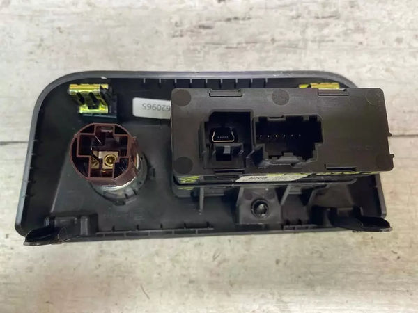 2022 CHEVROLET TRAIL BLAZER USB AUXILIAR PORTA USB PAINEL DE PAINEL AUX OEM 13529867