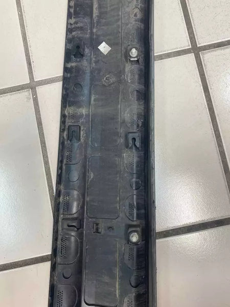 2018 TO 2024 CHEVROLET EQUNOX FRONT DOOR MOULDING LOWER LEFT SIDE OEM 84163361