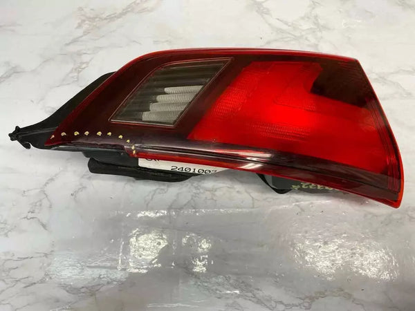 17 18 19 NISSAN ROGUE SPORT LUZ TRASERA LADO IZQUIERDO MONTADA EN PUERTA ELEVADORA OEM 265556MA5A