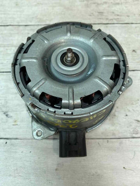 2019 2022 JEEP CHEROKEE 3.2L FAN ELECTRIC COOLING MOTOR ASSY OEM 68437465AA