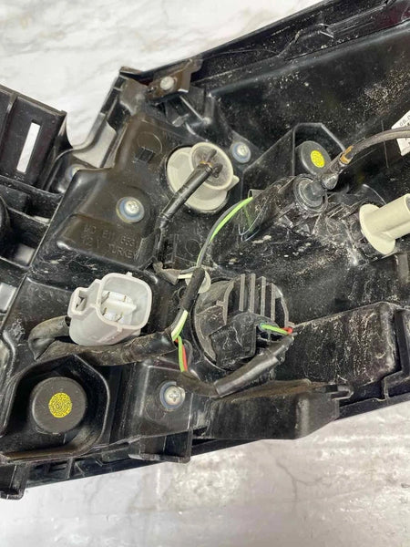 2018 TO 2023 TOYOTA CHR TAIL LIGHT LEFT SIDE QUARTER PANEL ASSY OEM 81561F4021