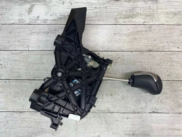 2019 TOYOTA HIGHLANDER FLOOR SHIFTER CENTER CONSOLE SHIFT GEAR POSITION OEM ASSY