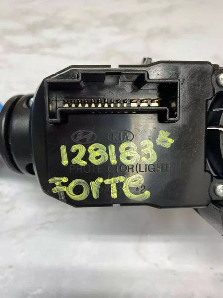 14 15 16 17 18 KIA FORTE INTERRUPTOR DE FAROS SIN AYUDA AUTOMÁTICA SIN FAROS ANTINIEBLA ASSY OEM 934101U001