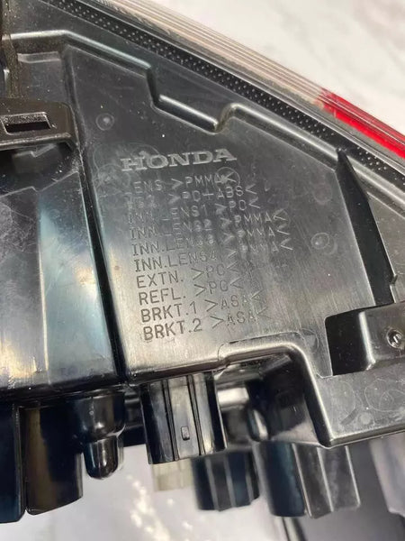 22 23 24 HONDA CIVIC LUZ TRASERA LADO DERECHO PANEL DE CUARTO CONJUNTO OEM 33500T20A01