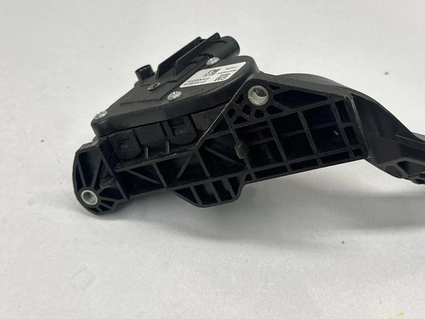 2019 CHEVROLET SILVERADO 1500 ACCELERATOR PEDAL ASSY OEM 84496235 5.3L 4X4 AT