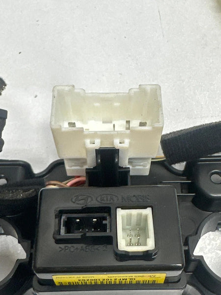 2022 KIA SPORTAGE CENTER CONSOLE USB PORT CHARGER WITH BRACKET ASSY OEM