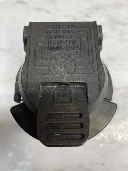 18 19 20 21 CHEVROLET EQUINOX TOW PLUG TRAILER HITCH TOWING PLUG SOCKET ASSY OEM