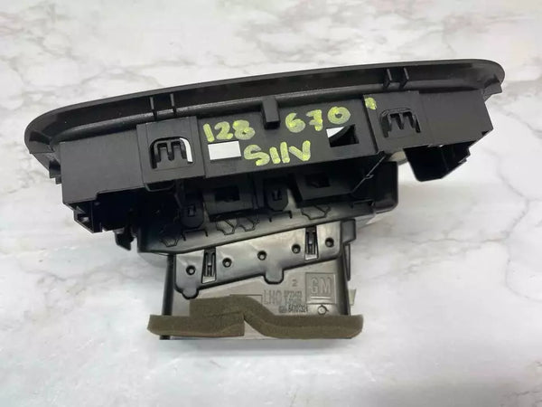 20 21 22 CHEVROLET SILVERADO 1500 VENTILACIÓN DE AIRE ACONDICIONADO HVAC EXTERIOR LADO IZQUIERDO OEM 84701324
