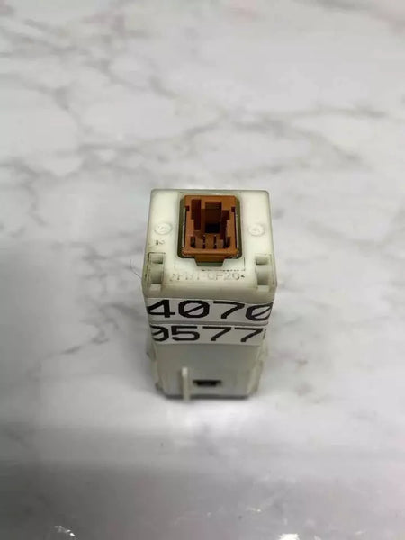 20 21 22 23 24 MAZDA CX-30 CENTRAL CONSOLE USB ADAPTADOR DE PORTA DE ENTRADA AUXILIAR BDGF669U0A OEM