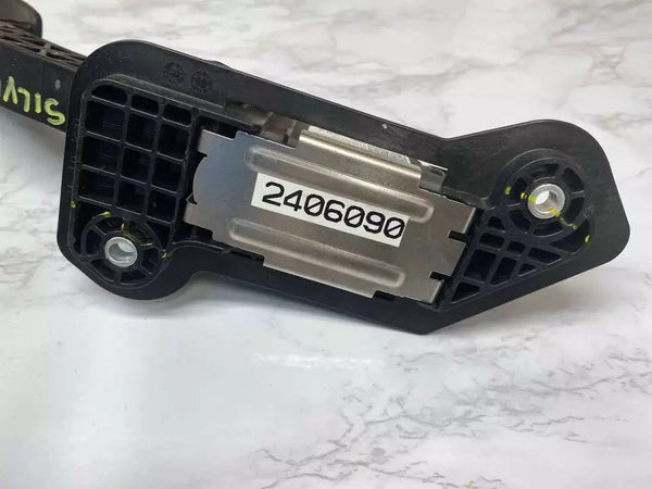 19 20 21 22 23 24 CHEVROLET SILVERADO 1500 PEDAL DE ACELERADOR CONJUNTO DE PEDAL 5.3L OEM 84024307