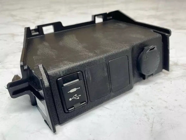 14 15 16 17 18 19 TOYOTA COROLLA CENTER CONSOLE USB PORT & JACK AUDIO ADAPTOR OEM 861900R010