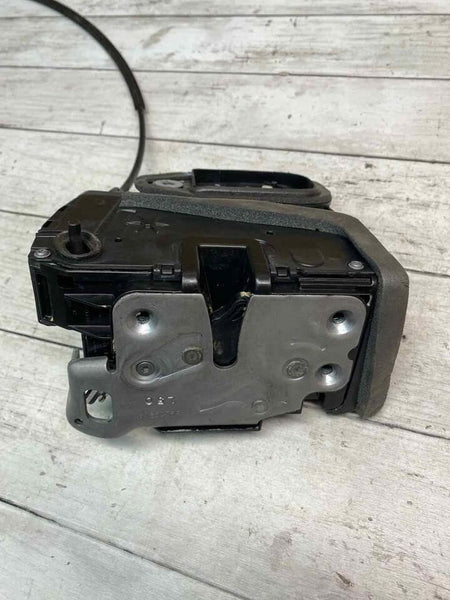 Actuador de cerradura de puerta trasera derecha para Chevy Silverado (19 a 22) OEM 13533610