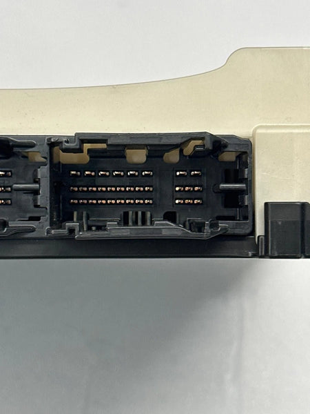 2024 TOYOTA COROLLA JUNCTION BOX FUSE RELAY BLOCK ASSEMBLY OEM 8273012Z60A