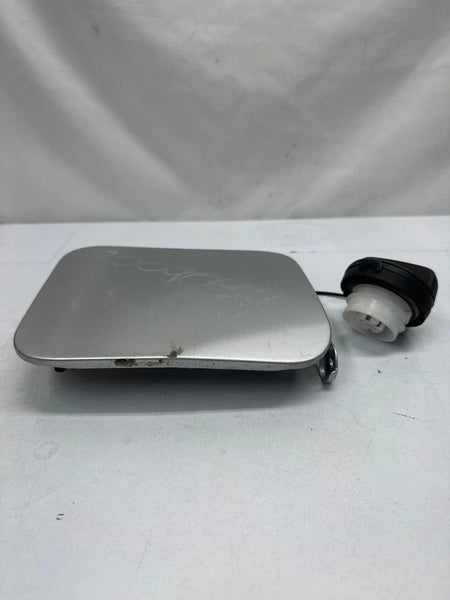 2018 TO 2020 NISSAN ROGUE FUEL TANK DOOR GAS CAP LID ASSY OEM G88309TGMA K23 SILVER