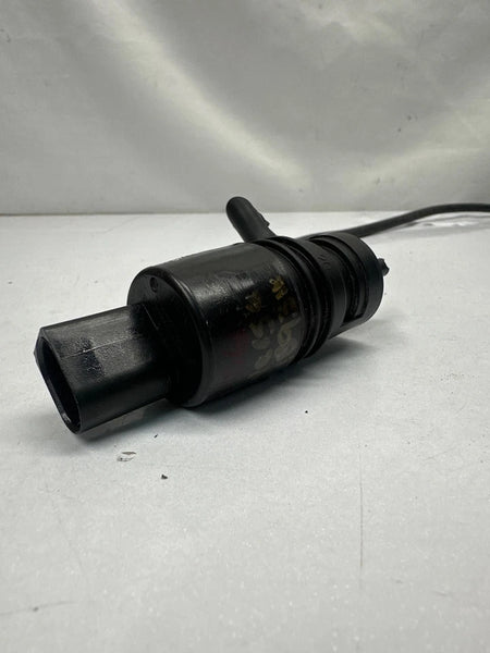 2018 TO 2021 CHEVROLET TRAVERSE WASHER PUMP WASHER BOTTLE PUMP ONLY OEM 84993622