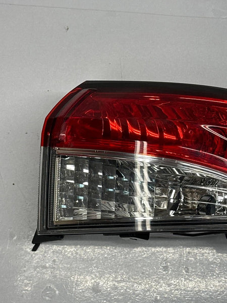 2020 TO 24 TOYOTA COROLLA TAIL LIGHT RIGHT SIDE QUARTER PANEL SED ASSY OEM 8155112D10
