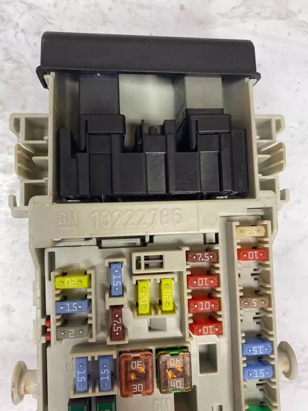 2016 BUICK LACROSSE JUNCTION BOX FUSE RELAY CABIN BLOCK ASSEMBLY OEM 13222786