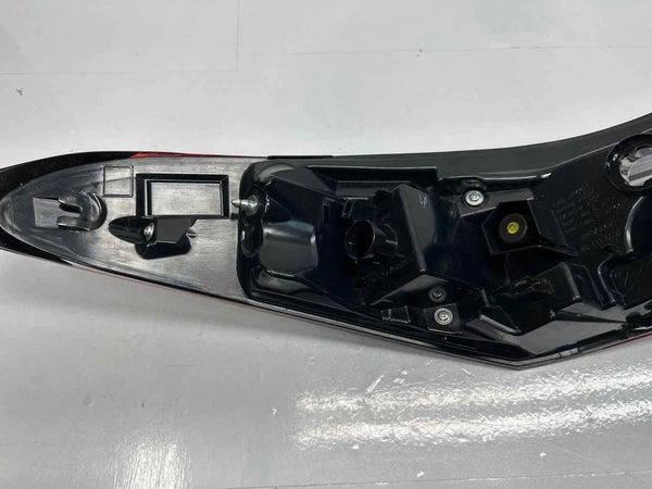 2018 TO 2024 TOYOTA CAMRY TAIL LIGHT RIGHT SIDE QUARTER INCANDESCENT OEM 8155006720