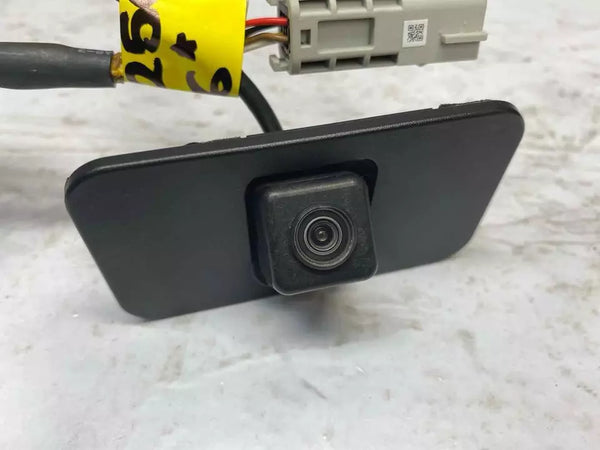 2015 TO 2020 GMC YUKON REAR VIEW CAMERA TAILGATE MOUNTED ASSY OEM UVC 23378804