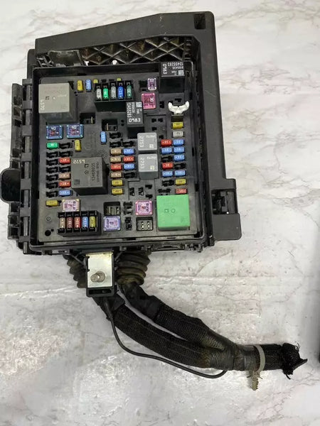 2018 2019 CHEVROLET TRAVERSE ENGINE FUSE BOX BLOCK RELAY ASSY OEM 84292758