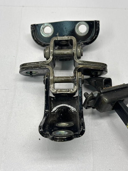 2019 HYUNDAI ELANTRA DOOR HINGE FRONT LEFT DRIVER SIDE ASSEMBLY OEM A046057