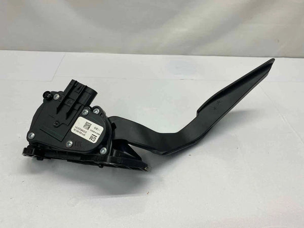 2020 GMC YUKON ACCELERATOR PEDAL PEDAL ACCELERATOR ASSEMBLY 5.3L OEM 84710341
