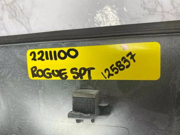 17 18 19 20 21 22 NISSAN ROGUE SPORT PORTÓN TRASERO MALETERO LÁMPARA DE MATRÍCULA MOLDURA 908106MA0A