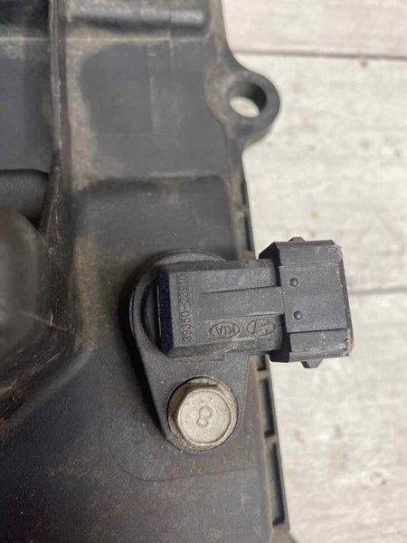 Hyundai Elantra valve cover 2011 2016 1.8 liter 4 cyl sedan assy OEM 224102E000