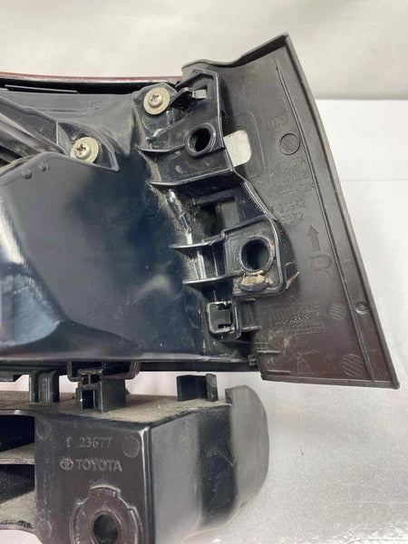 2020 TO 2024 TOYOTA COROLLA TAIL LIGHT LEFT SIDE QUARTER PANEL OEM 8156002C10 SEDAN