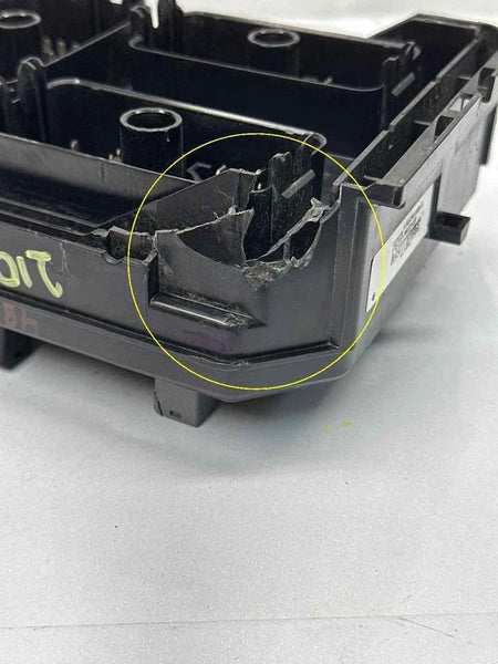 2018 TO 2022 CHEVROLET EQUINOX ENGINE FUSE BOX BLOCK RELAY 2.0L ASSY OEM 84582317