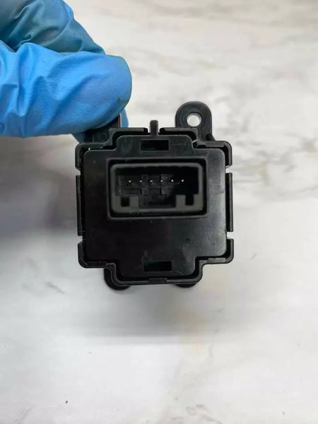 21 22 23 HYUNDAI ELANTRA INTERRUPTOR DE LUZ DE ADVERTENCIA DE EMERGENCIA DEL TABLERO OEM 93790AA000