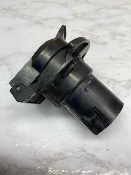 18 19 20 21 CHEVROLET EQUINOX TOW PLUG TRAILER HITCH TOWING PLUG SOCKET ASSY OEM