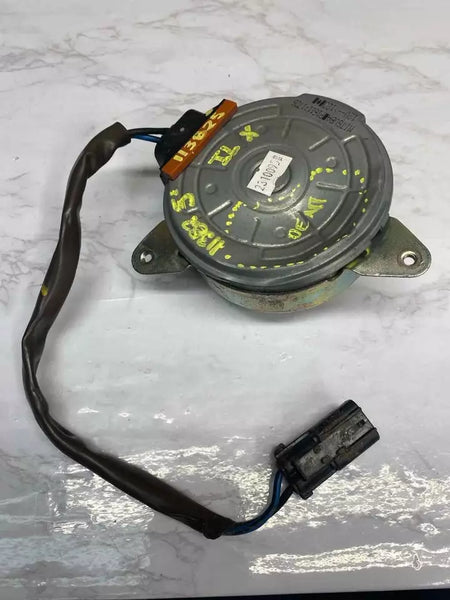 16 17 18 19 20 21 22 ACURA ILX SOLO MOTOR DEL CONDENSADOR DE ENFRIAMIENTO ELÉCTRICO OEM 38616R4HA01 TIENE UNA ABOLLADURA