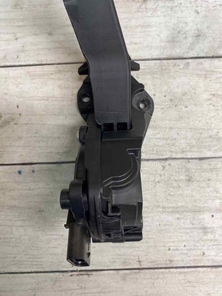 Chevrolet Cruze accelerator pedal 2018 pedal 1.4L gas assembly OEM 13466235
